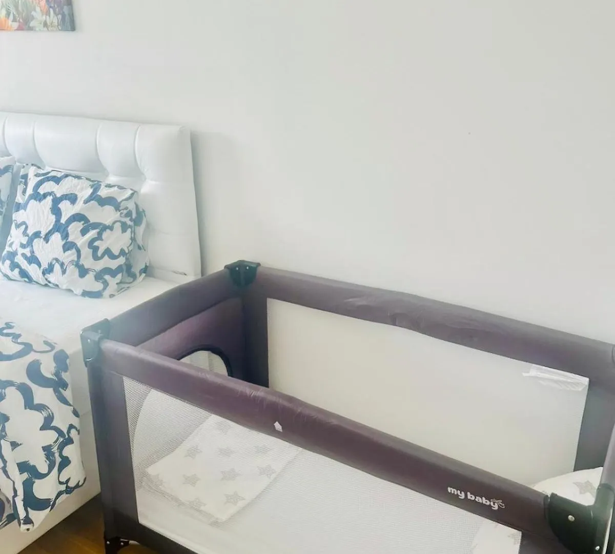 White Luxury Apartment Vienna