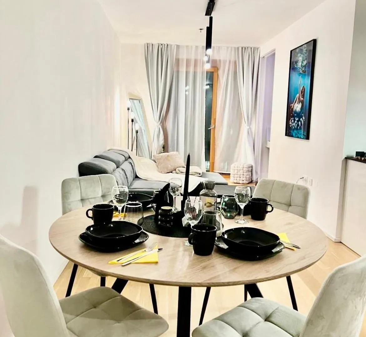 White Luxury Apartment فيينا النمسا